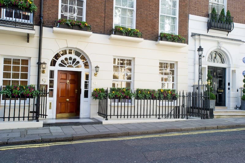 9 Hertford Street Apartments - Photo 1