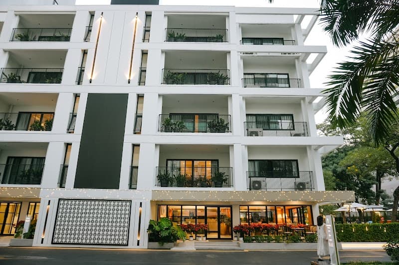 Floral Court Hotel & Residence Sukhumvit 13 - Photo 1
