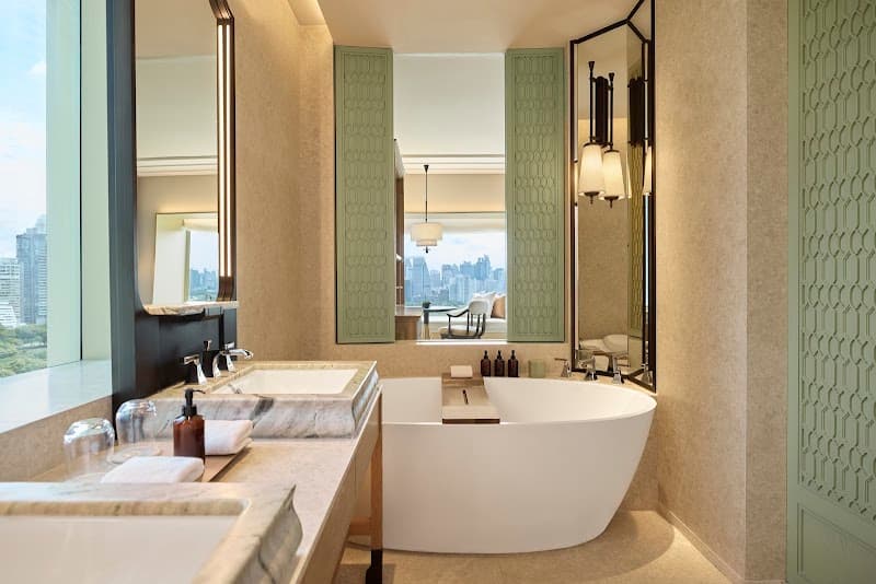 Dusit Thani Bangkok - Photo 4