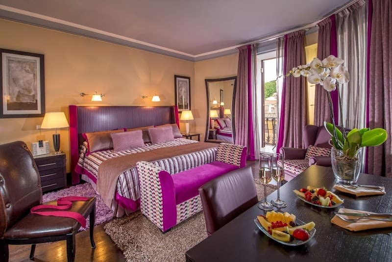 The View at the spanish steps - Photo 4