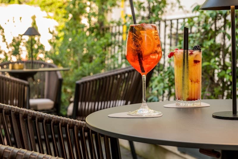 Hotel La Ville - Photo 4