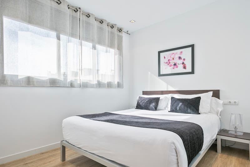 Lugaris Rambla - Barcelona Beach Apartments - Photo 3