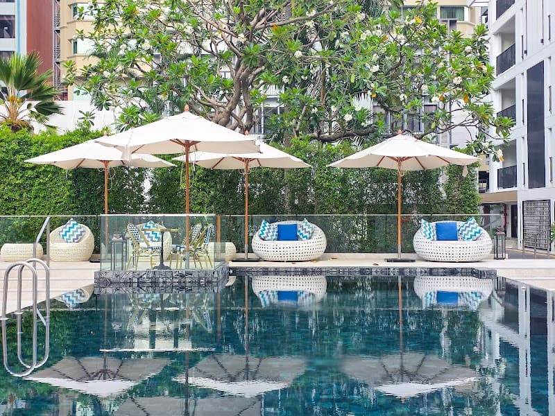 Floral Court Hotel & Residence Sukhumvit 13 - Photo 4