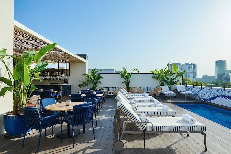 H10 Port Vell - Photo 1