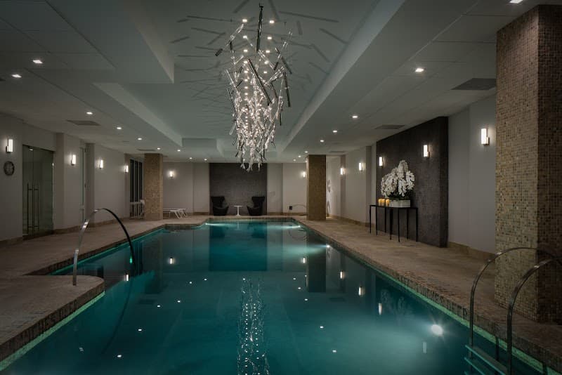 AKA Sutton Place - Photo 4