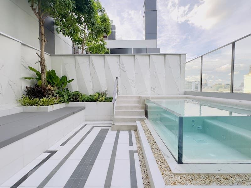 SILQ Hotel & Residence - Photo 3