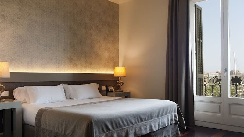 Duquesa Suites Landmark Hotel by Grup Duquessa - Photo 2