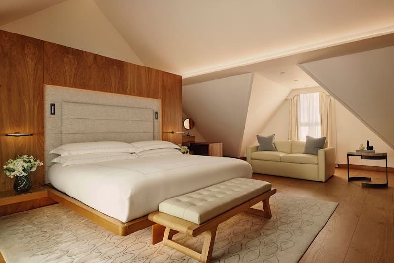 The Connaught - Photo 2