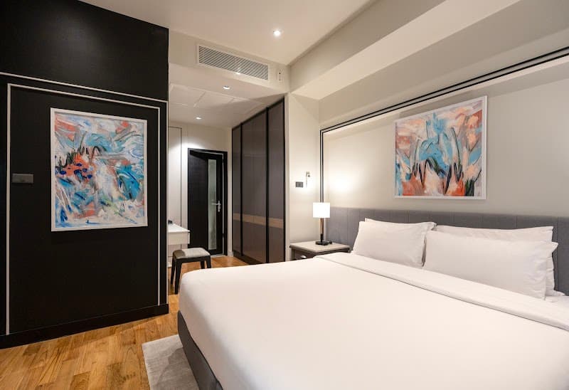 Floral Court Hotel & Residence Sukhumvit 13 - Photo 3