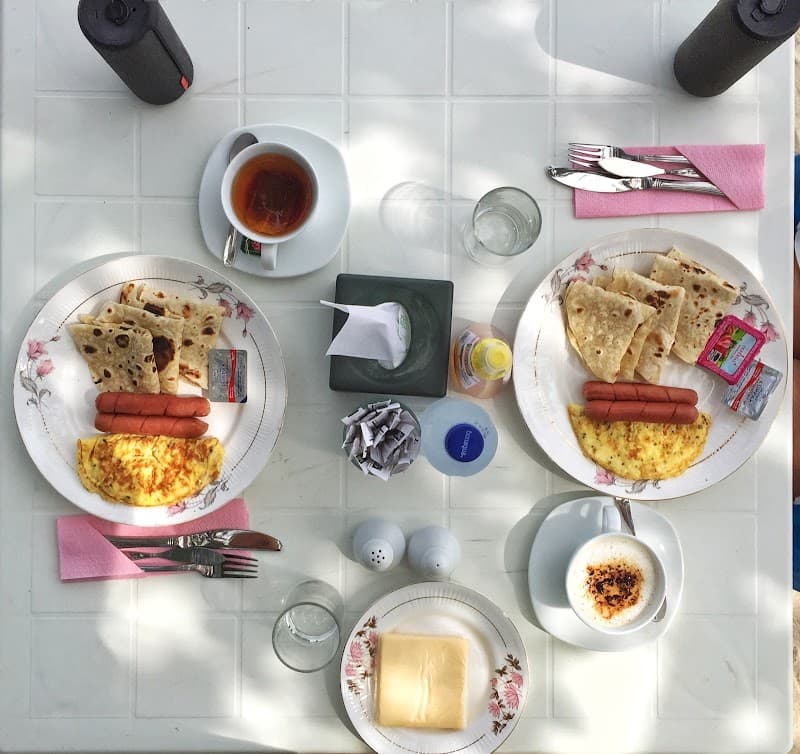 Island Host - Photo 2