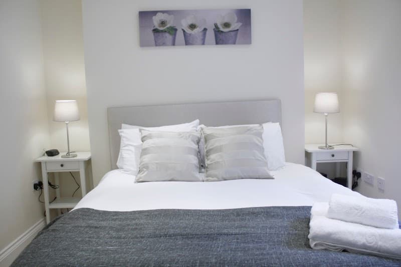 Oxford Gardens Apartments - Photo 1