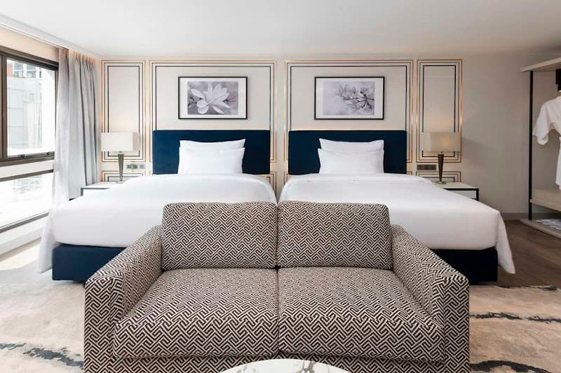 Radisson Hotel Chateau de Bangkok - Photo 3