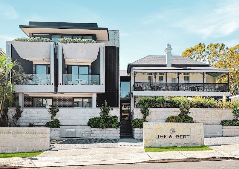 The Albert Hotel - Photo 1