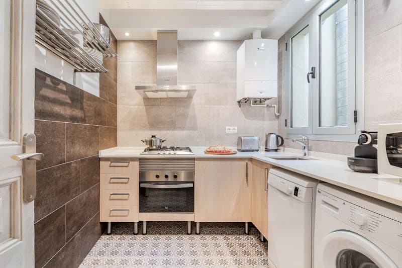 Fuster Apartments by Aspasios - Photo 3