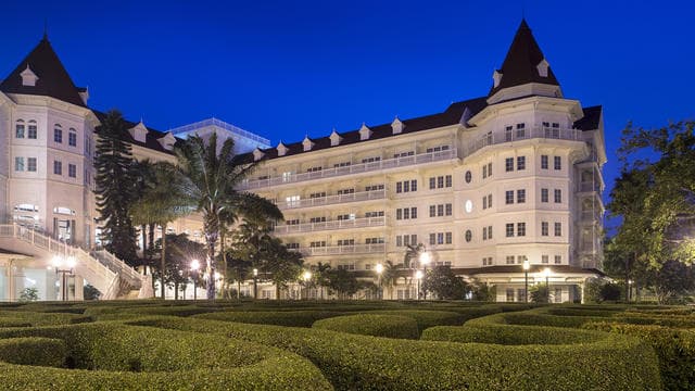 Hong Kong Disneyland Hotel - Photo 2