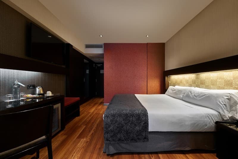 Hotel Catalonia Port - Photo 2