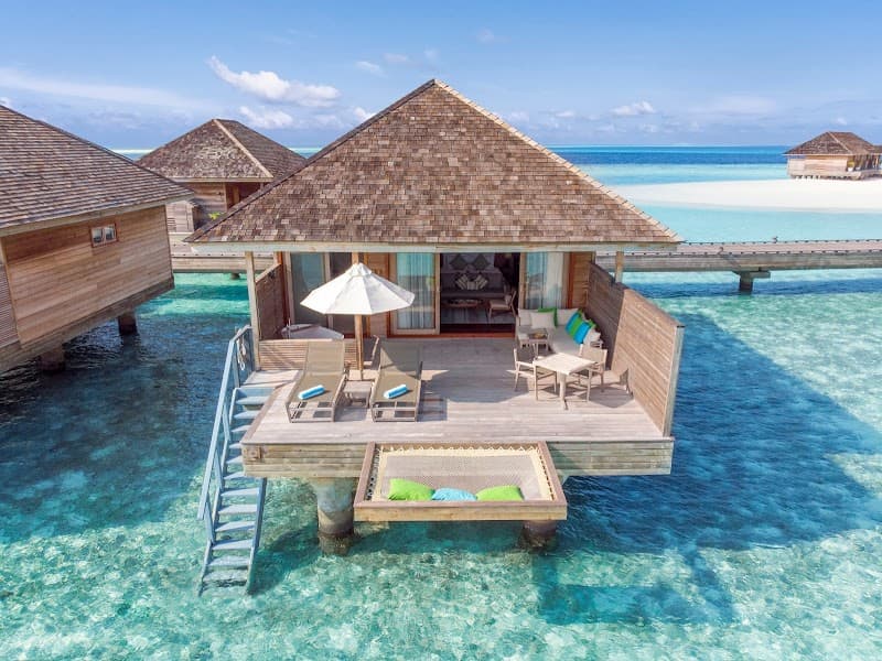 Hurawalhi Island Resort - Photo 2