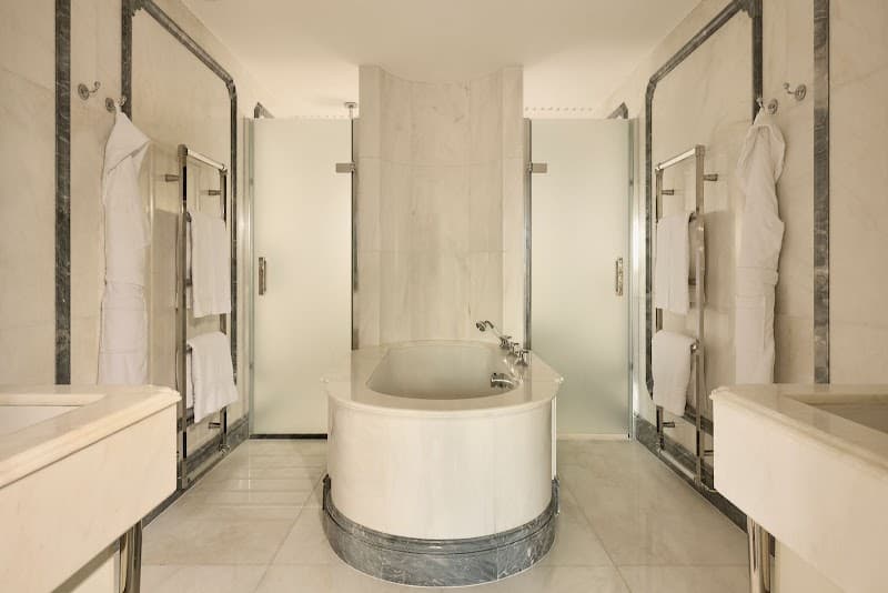 The Connaught - Photo 5