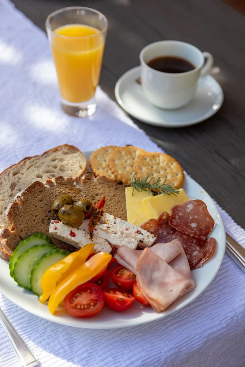 Acorn House - Photo 4