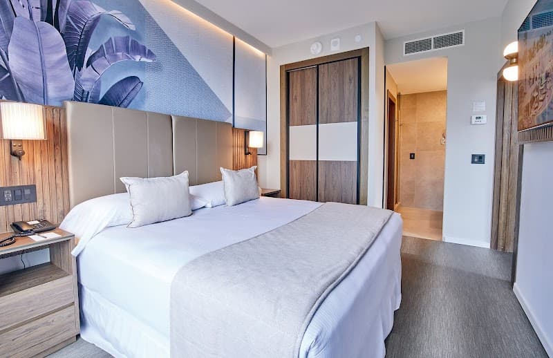 Hotel Riu Plaza Manhattan Times Square - Photo 2